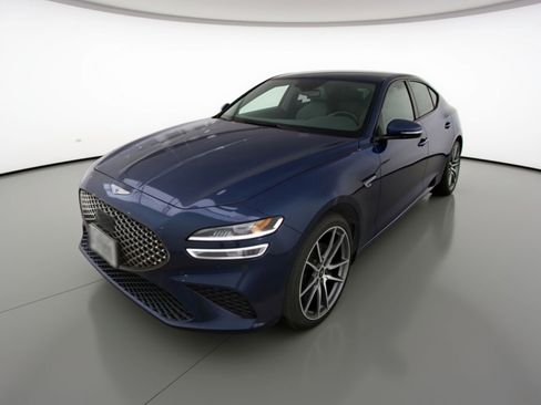 Used 2025 Genesis G70 2.5T image 3