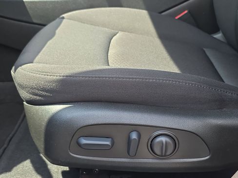 Used 2023 Chevrolet Malibu LT FWD image 31