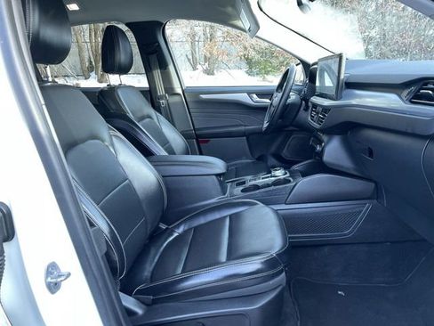 Used 2023 Ford Escape Platinum image 28