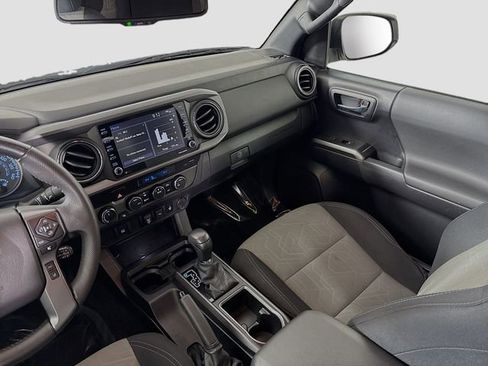 Used 2021 Toyota Tacoma TRD Off-Road image 24