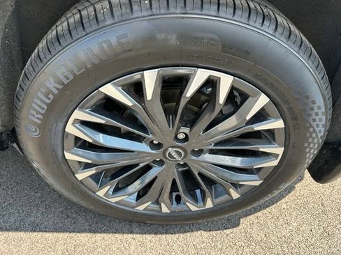 Used 2024 Nissan Rogue Platinum w/ Platinum Premium Package AWD/4WD image 7