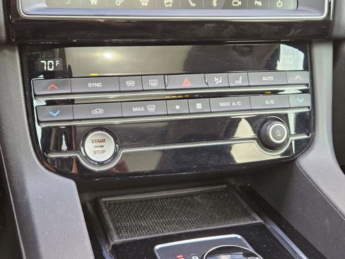 Used 2020 Jaguar F-PACE Premium AWD/4WD image 17