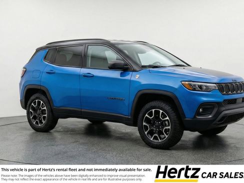 Used 2025 Jeep Compass Trailhawk AWD/4WD image 1