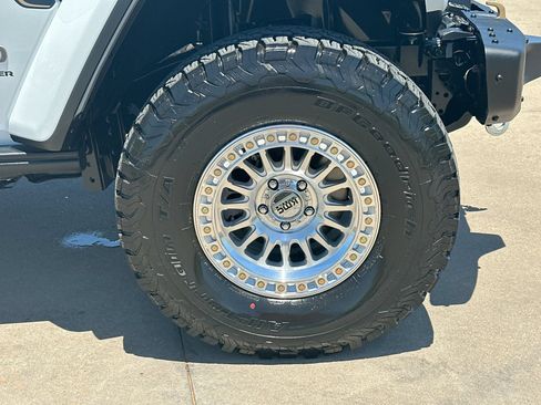 Used 2025 Jeep Wrangler Unlimited Rubicon 392 AWD/4WD image 10