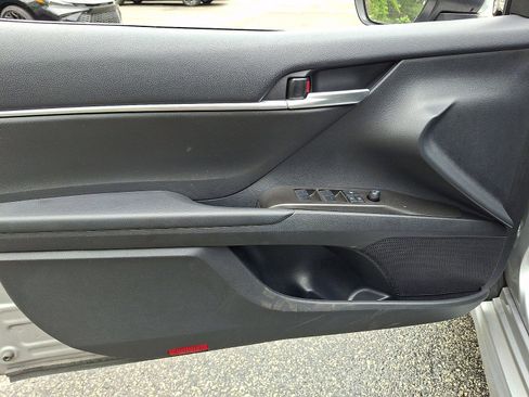 Used 2024 Toyota Camry SE FWD image 12