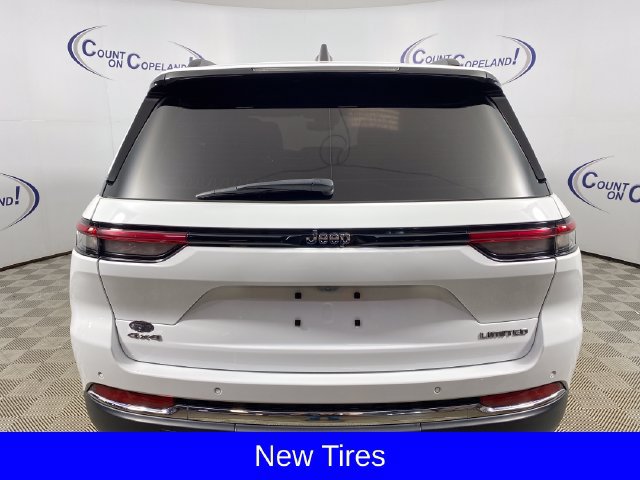 Used 2023 Jeep Grand Cherokee Limited AWD/4WD image 6
