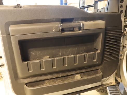 Used 2016 Ford F250 Lariat w/ Chrome Package image 8