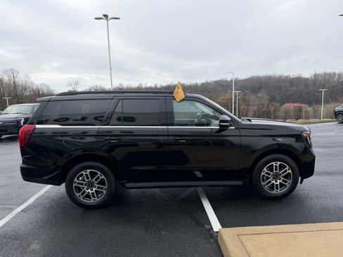 Certified 2025 Ford Expedition Active AWD/4WD image 5