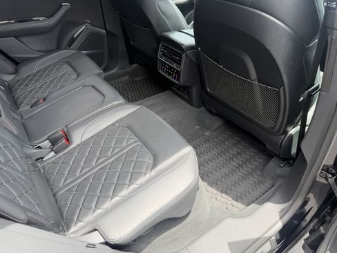 Used 2022 Audi SQ8 Prestige AWD/4WD image 19