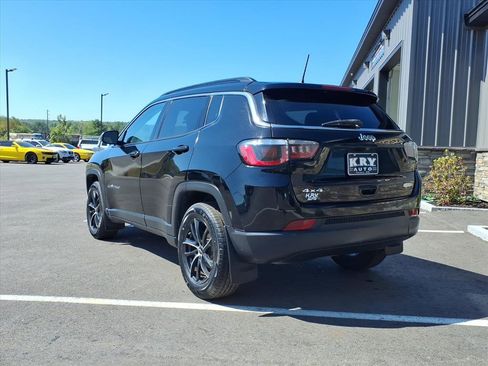 Used 2019 Jeep Compass Latitude w/ Popular Equipment Group image 5