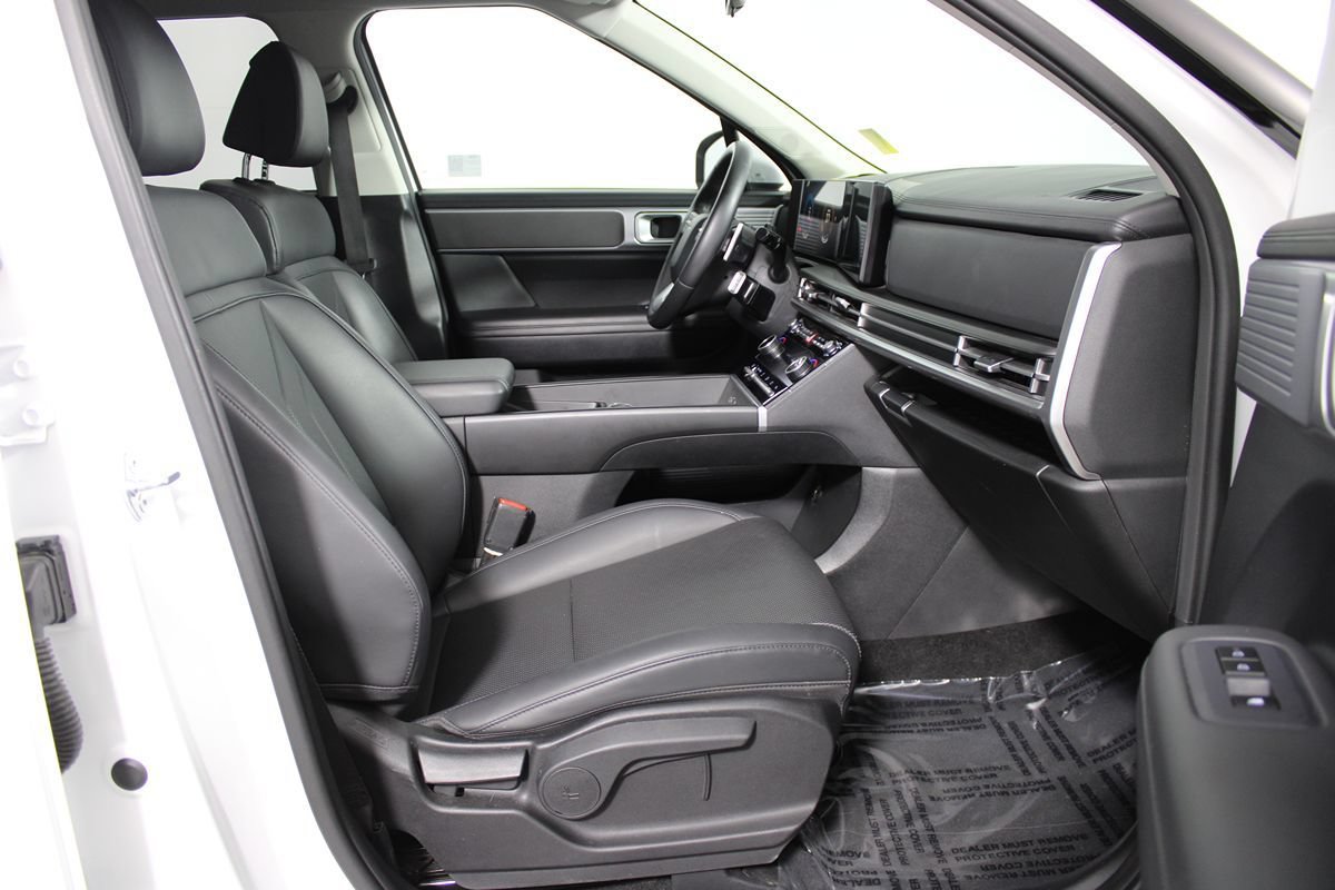 Used 2026 Hyundai Santa Fe SEL FWD image 9