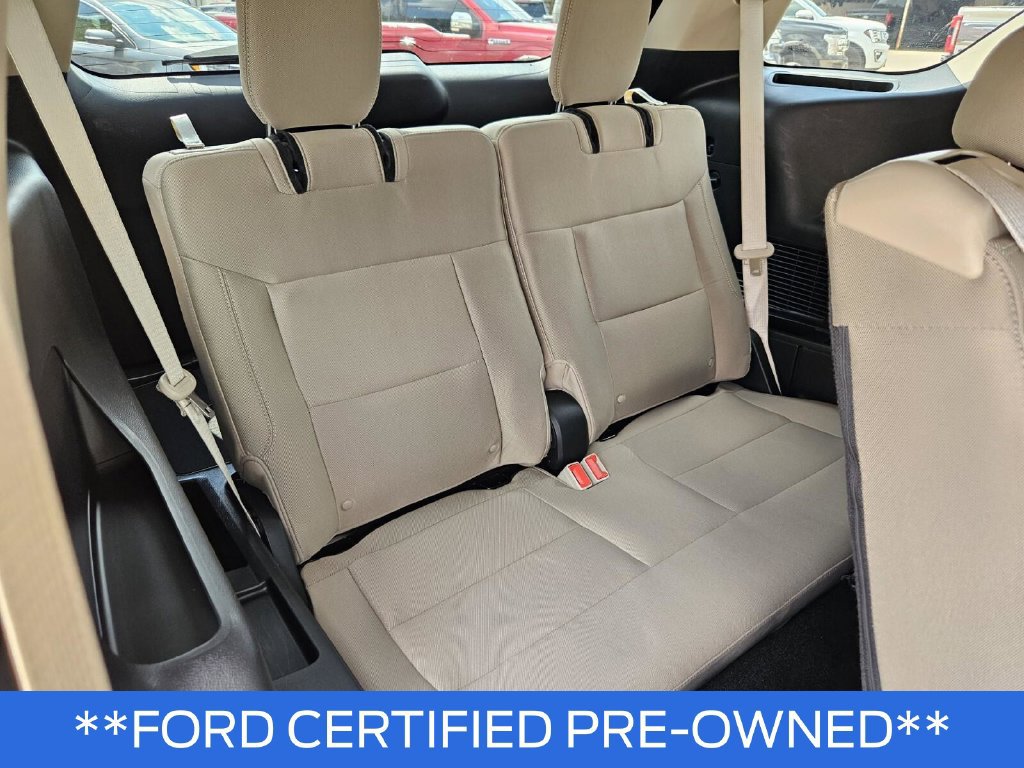 Used 2023 Ford Explorer XLT AWD/4WD image 15