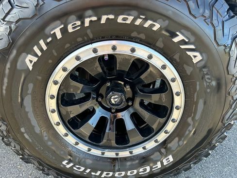 Used 2022 Jeep Wrangler Unlimited Sahara AWD/4WD image 12