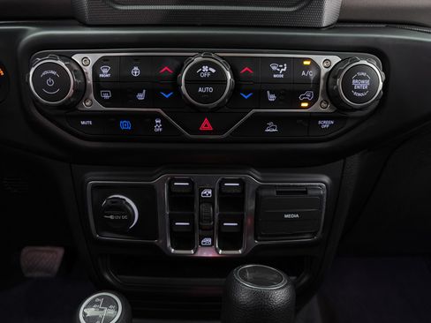 Used 2023 Jeep Wrangler Unlimited w/ Cold Weather Group AWD/4WD image 20