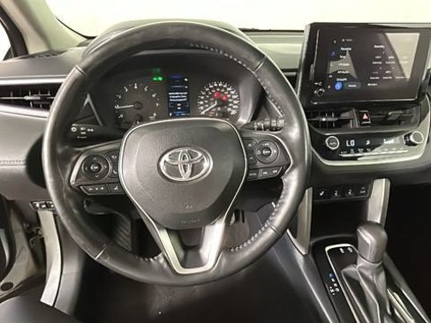 Used 2023 Toyota Corolla Cross LE AWD/4WD image 14
