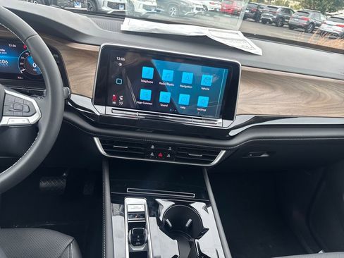 New 2026 Volkswagen Atlas SE image 11