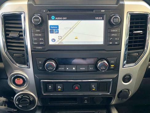 Used 2018 Nissan Titan SV w/ SV Convenience Package AWD/4WD image 19