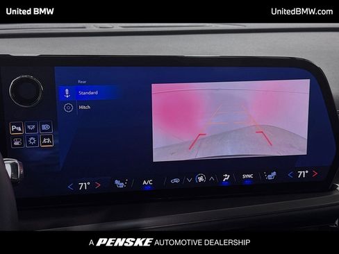 Used 2025 Chevrolet Traverse LT w/ Midnight/Sport Edition FWD image 9