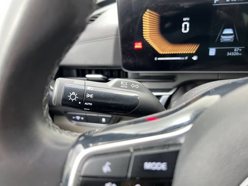 Used 2025 Kia Carnival FWD image 51