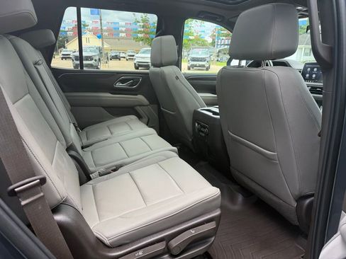 Used 2021 Chevrolet Tahoe LT w/ LT Signature Package RWD image 32