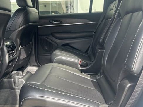 Used 2024 Jeep Grand Cherokee L Limited w/ Luxury Tech Group II AWD/4WD image 31