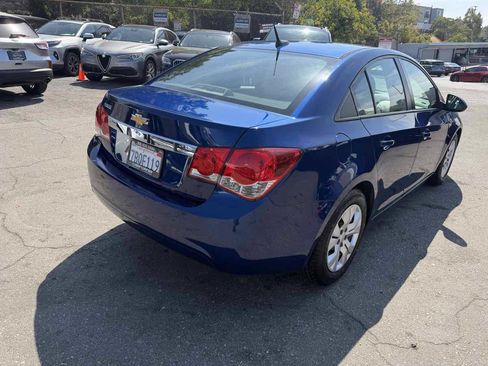 Used 2013 Chevrolet Cruze LS FWD image 4