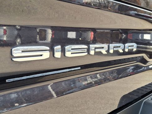 Certified 2022 GMC Sierra 1500 AT4 w/ AT4 Premium Package image 24