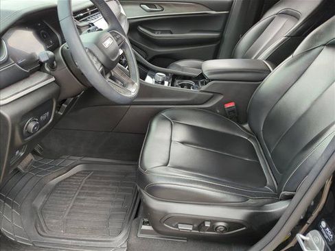 Used 2023 Jeep Grand Cherokee Limited w/ Black Appearance Package RWD image 12