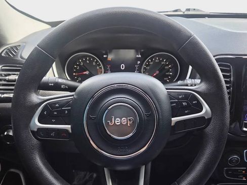 Used 2019 Jeep Compass Sport w/ Tech Group FWD image 8