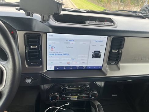 Used 2021 Ford Bronco Outer Banks AWD/4WD image 7