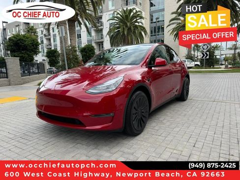 Used 2024 Tesla Model Y Long Range RWD image 1