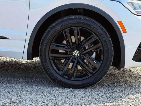 Used 2022 Volkswagen Tiguan SE R-Line FWD image 5
