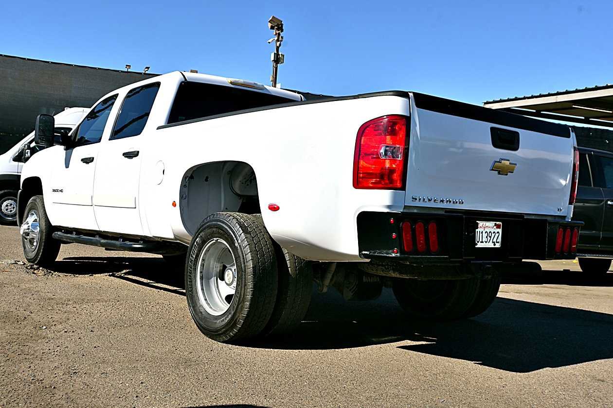 Used 2008 Chevrolet Silverado 3500 LT w/ EZ-Lift Tailgate Package RWD image 5