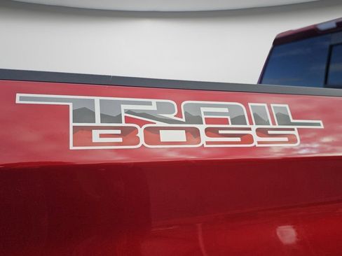 Used 2024 Chevrolet Silverado 1500 LT Trail Boss w/ Convenience Package II AWD/4WD image 20