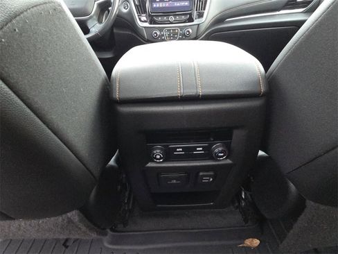 Used 2021 Chevrolet Traverse RS image 31