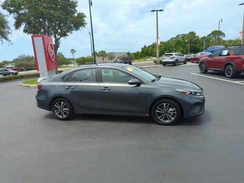 Used 2024 Kia Forte LXS FWD image 2