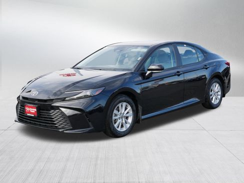 Certified 2025 Toyota Camry LE FWD image 3