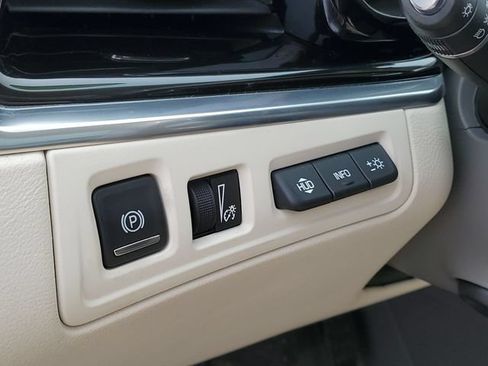 Used 2021 Cadillac XT6 Premium Luxury AWD/4WD image 12