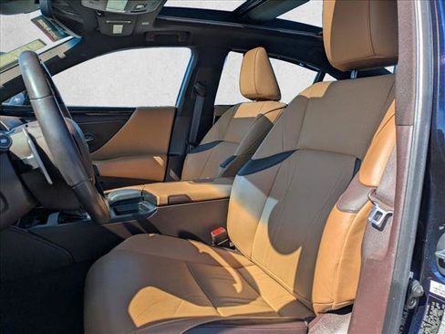 Used 2019 Lexus ES 350 Ultra Luxury w/ Accessory Package 2 FWD image 17