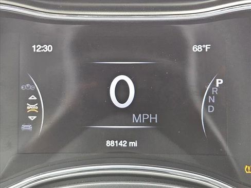 Used 2020 Jeep Grand Cherokee Laredo RWD image 11