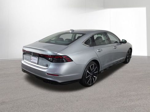 Used 2024 Honda Accord Touring image 12