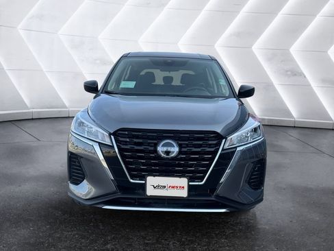 Used 2025 Nissan Kicks Play S image 2