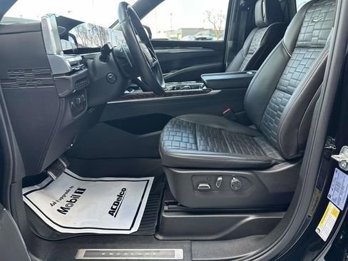 Certified 2025 Cadillac Escalade Sport Platinum w/ LPO, Floor Liner Package image 17