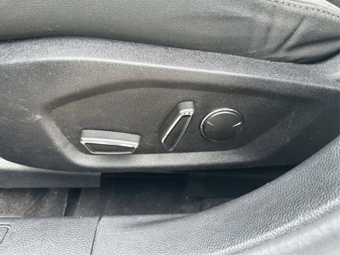 Used 2020 Ford Fusion SE AWD/4WD image 33