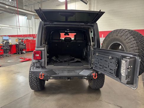 Used 2019 Jeep Wrangler Unlimited Rubicon AWD/4WD image 34