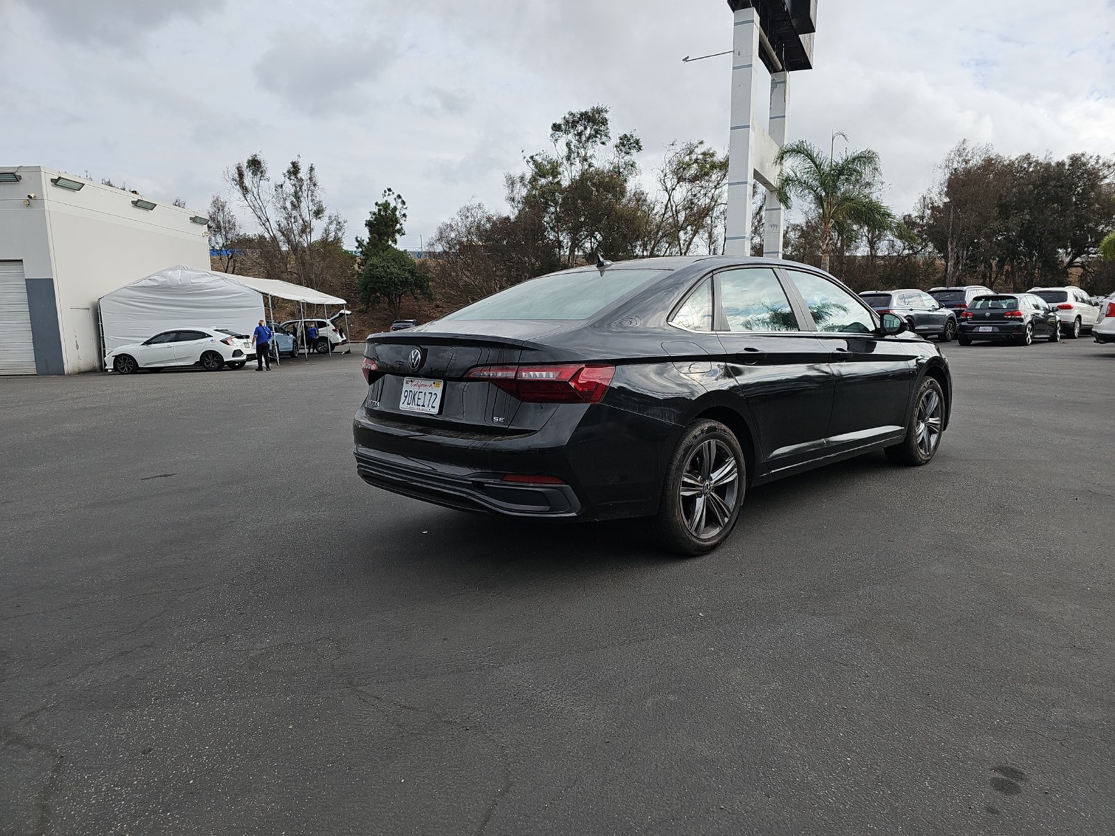 Used 2023 Volkswagen Jetta SE FWD image 5