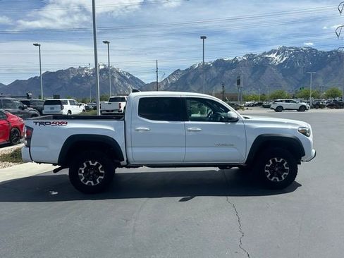 Used 2023 Toyota Tacoma TRD Off-Road w/ Technology Package AWD/4WD image 26