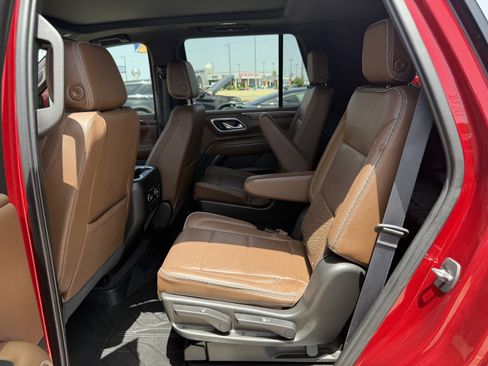 Used 2021 Chevrolet Tahoe High Country w/ Premium Package RWD image 14