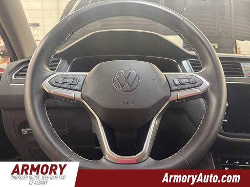 Used 2022 Volkswagen Tiguan SE image 13