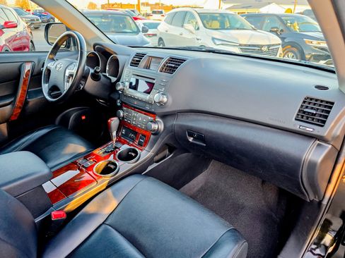 Used 2012 Toyota Highlander Limited w/ Tow Pkg image 27